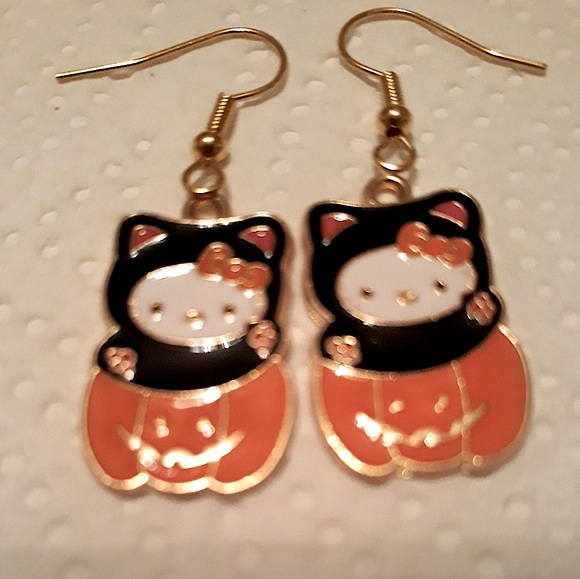 Hello Kitty Black Cat Pumpkin Charm Dangle Earrings Gold Enamel SS NEW Handmade - Picture 5 of 7